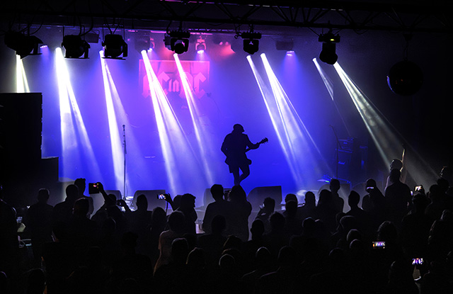 AC in DC zet ’t Plein in Udenhout op z’n kop