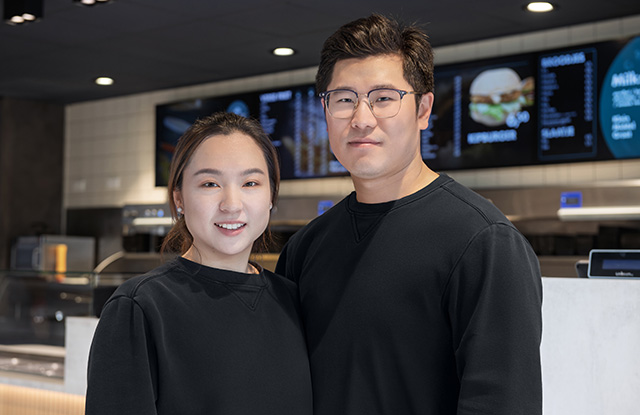 D’n Berk wordt Cafetaria Den Hout: de nieuwe eigenaren stellen zich voor!